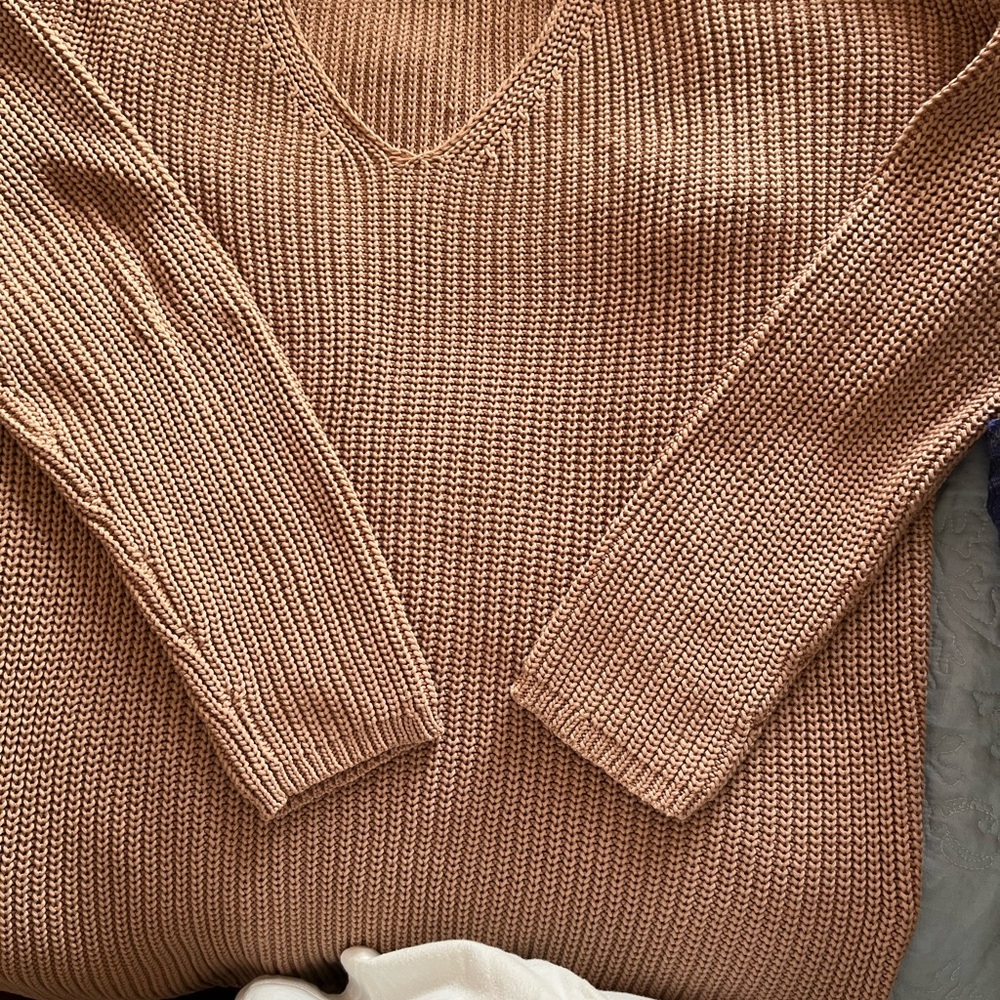 Jenni Kayne V-Neck Sweater in Warm Tan